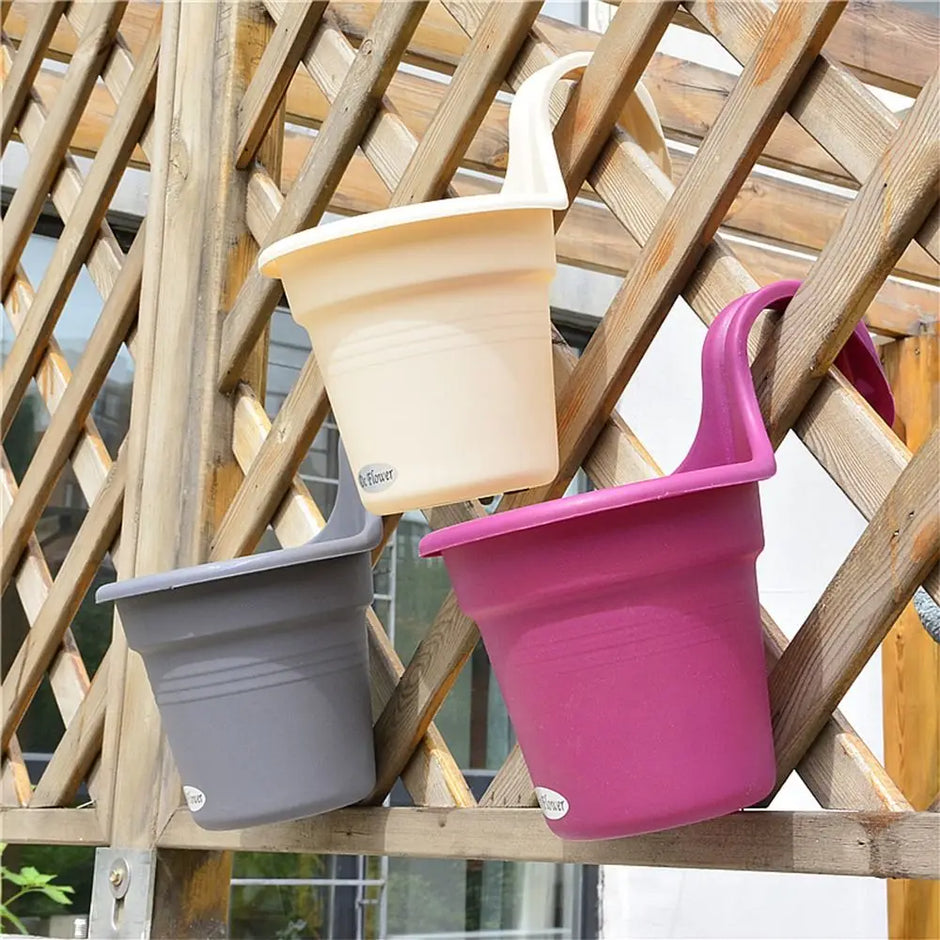 Wall-Mounted Flowerpot - Resin Hanging Planter for Garden Decoration