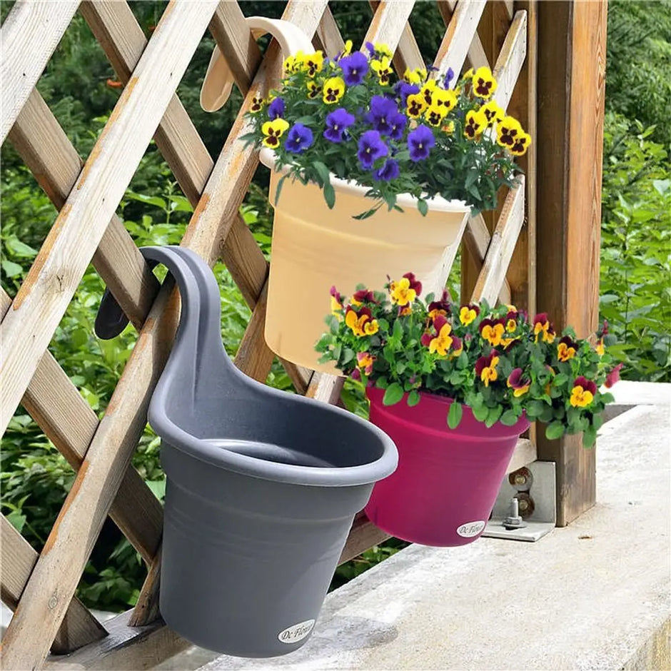 Wall-Mounted Flowerpot - Resin Hanging Planter for Garden Decoration